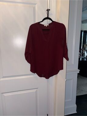 Chaus Burgundy Split-Neck Roll-Tab Sleeve Blouse